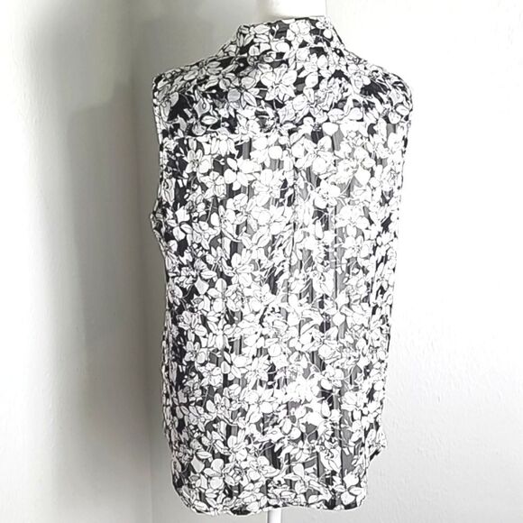 Tommy Hilfiger Sleeveless Top, Sheer B&W Flowers, Button Ruffle Center, Sz Large - Picture 5 of 7